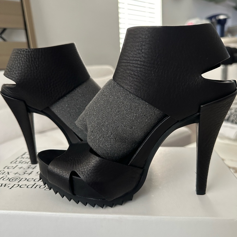 🎉Pedro Garcia “Penny”. NEW, Size 37 or 7. Great price. Original. Leather